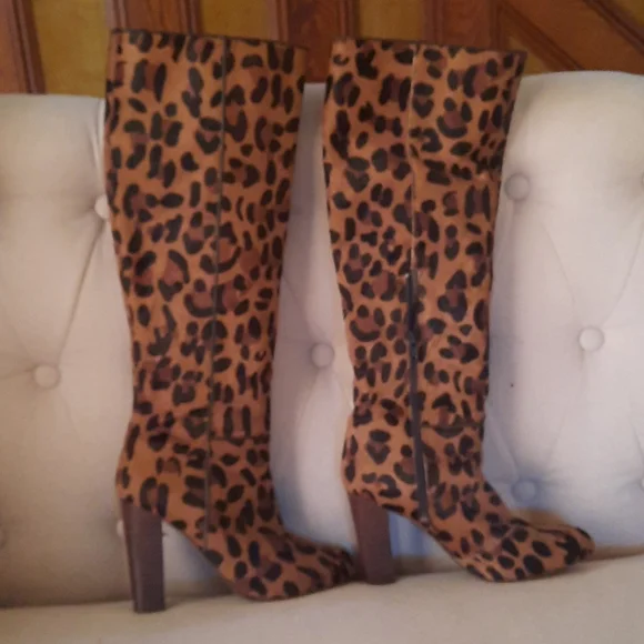 Knee high leopard boots - Picture 2 of 3
